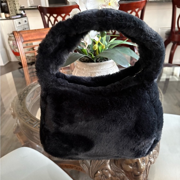 🖤🖤PARIS HILTON FOREVER FUR BLACK BAGUETTE/SHOULDER BLING BAG!🖤🖤 - Picture 2 of 8